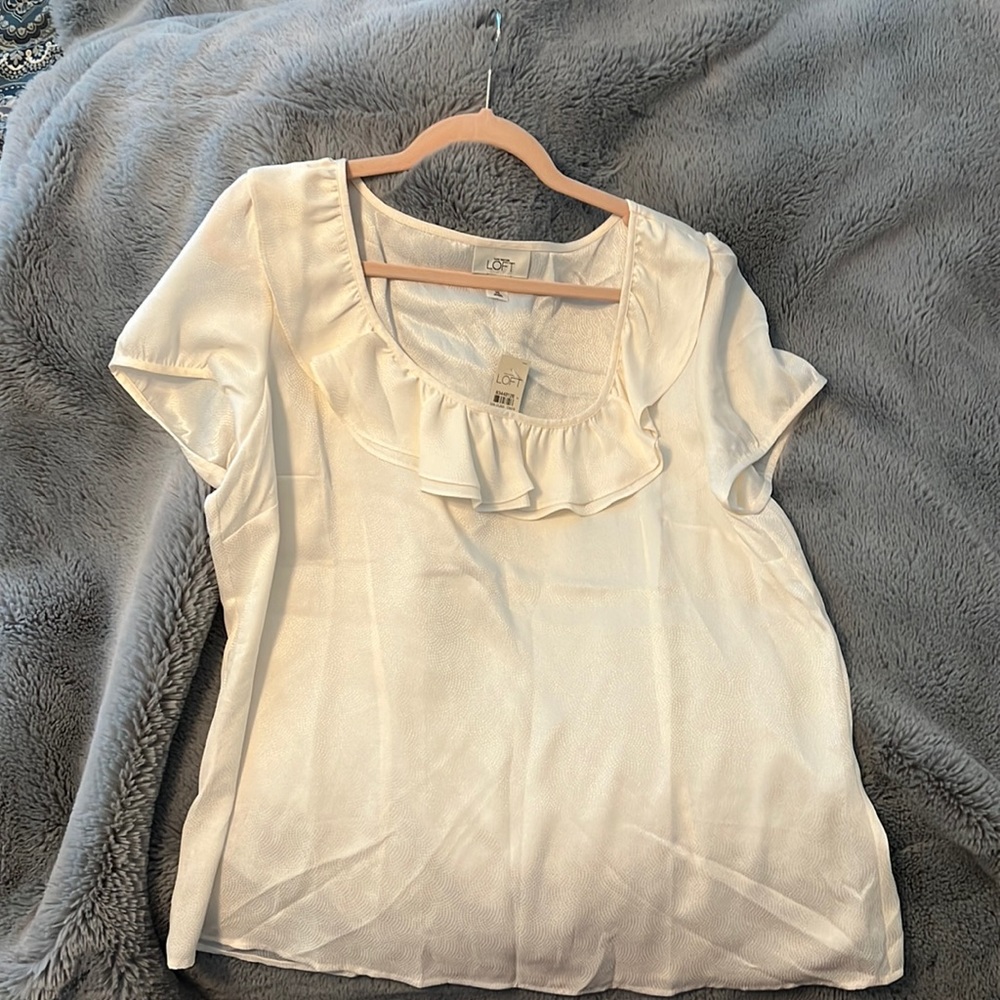 New with Tag Ann Taylor Loft Cream Blouse